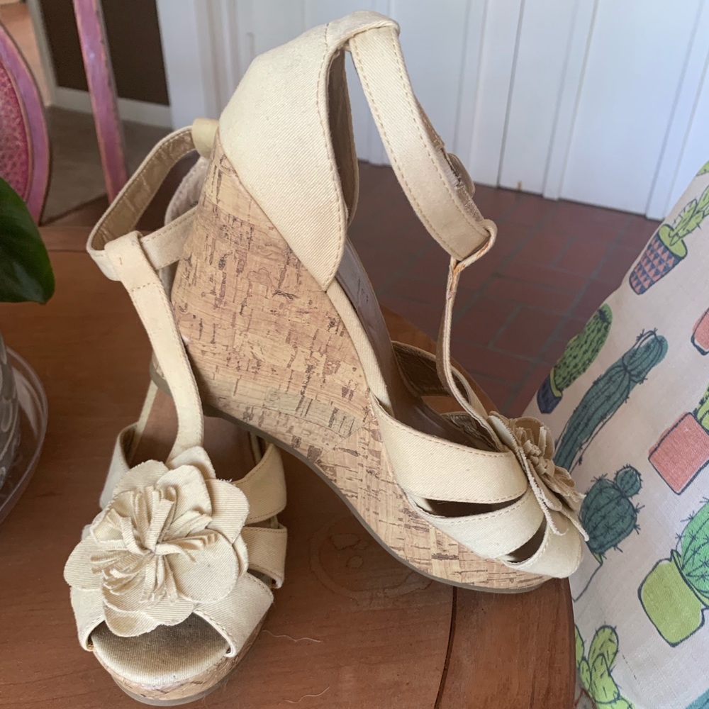 Madden Girl Wedges